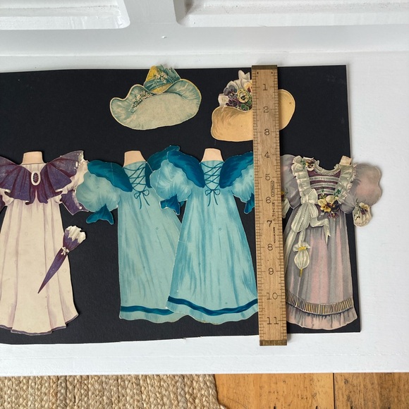 Vintage | Raphael Tuck & Sons Paper Doll Dresses & Hats Set - Blue, Teal, Cream - Picture 9 of 11